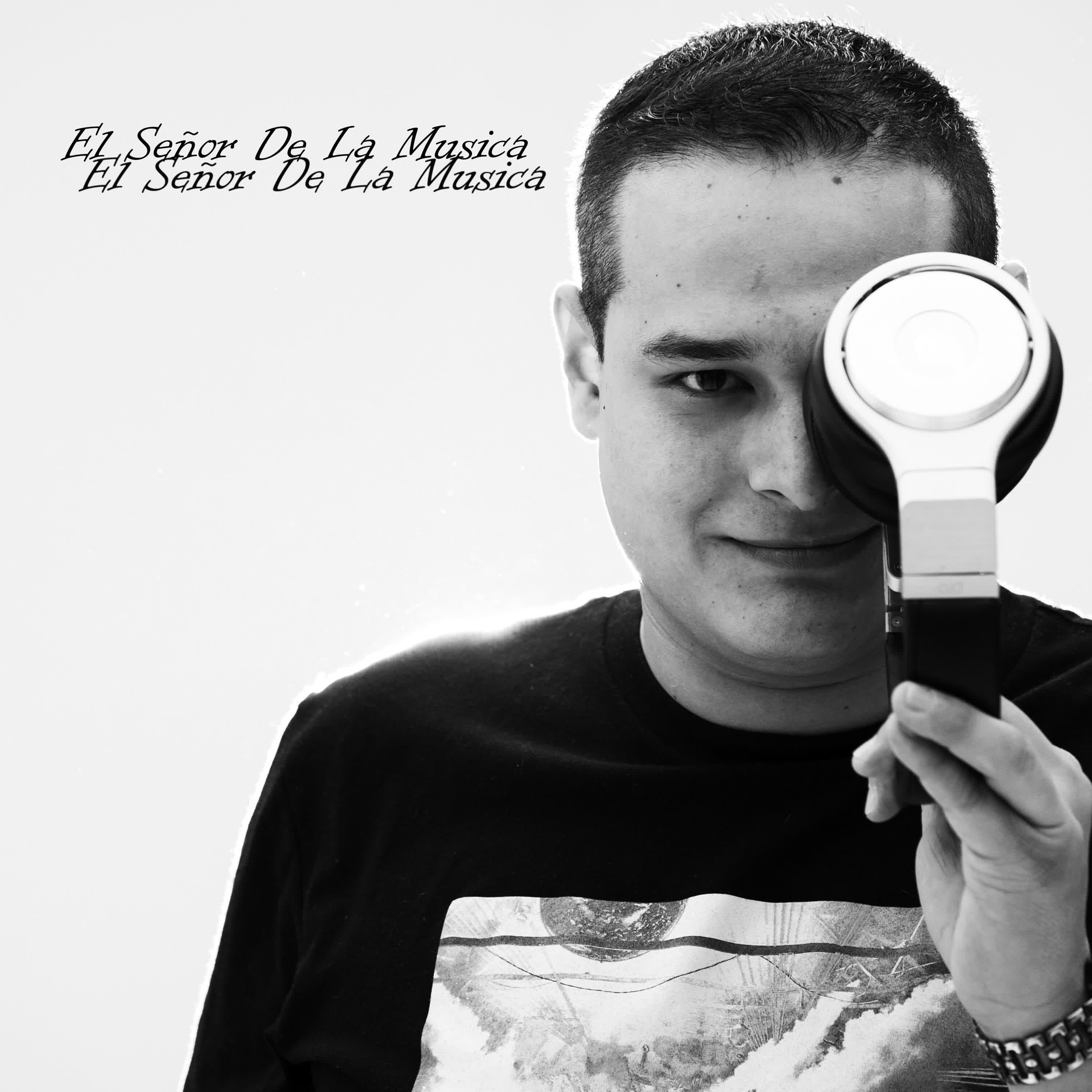 RIKARDO SALAZAR - El Señor De La Musica