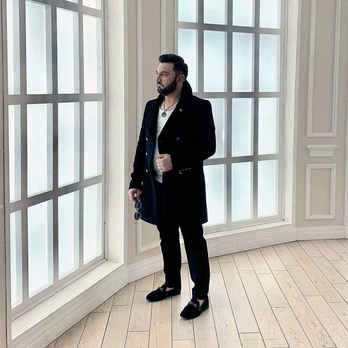 Armen Hovhannisyan - Es Inches Arel