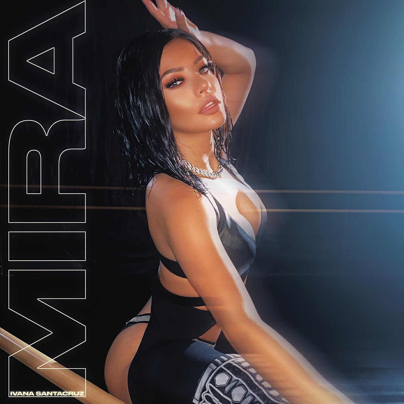 Ivana Santacruz - Mira