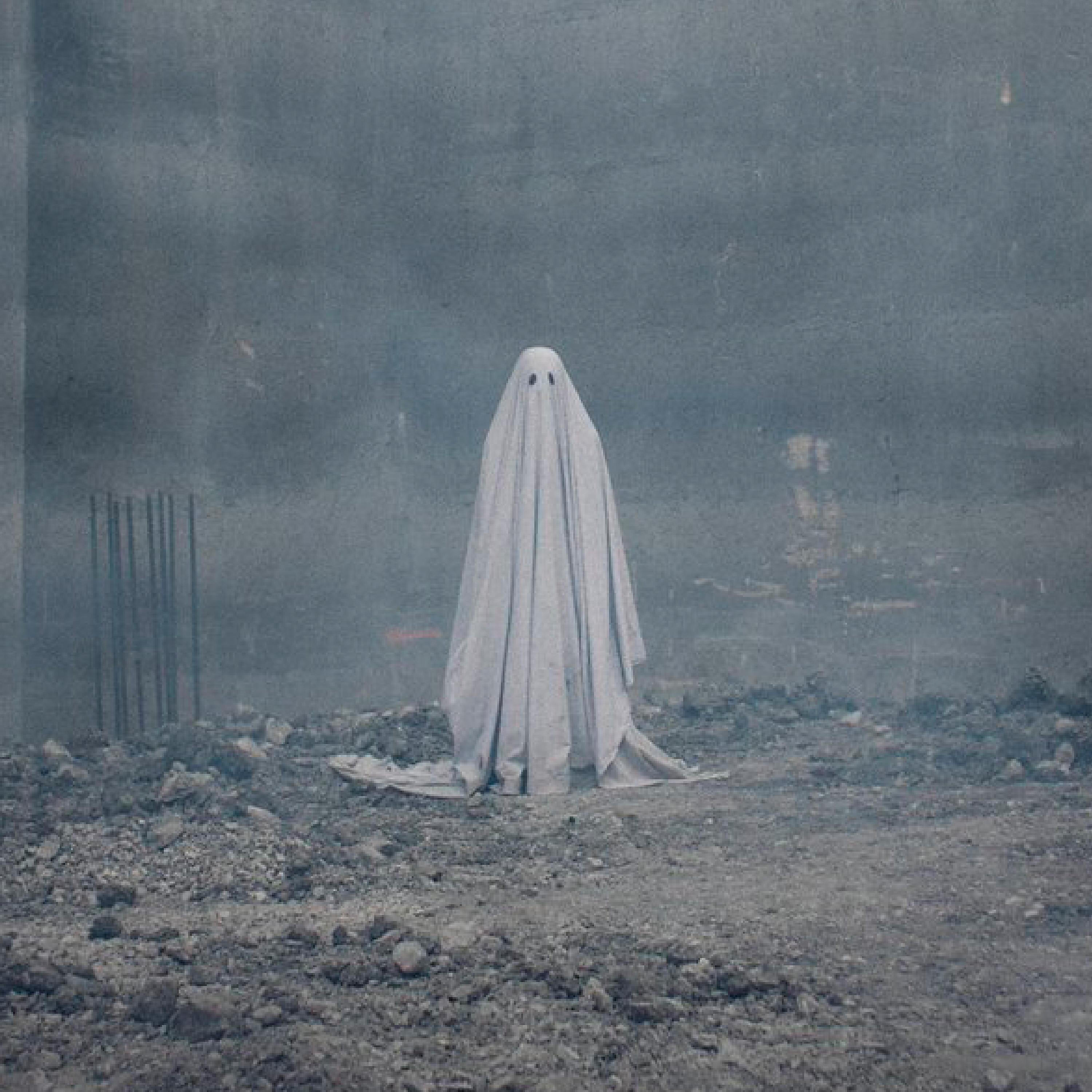 Powfu - I See Your Ghost When I'm Alone