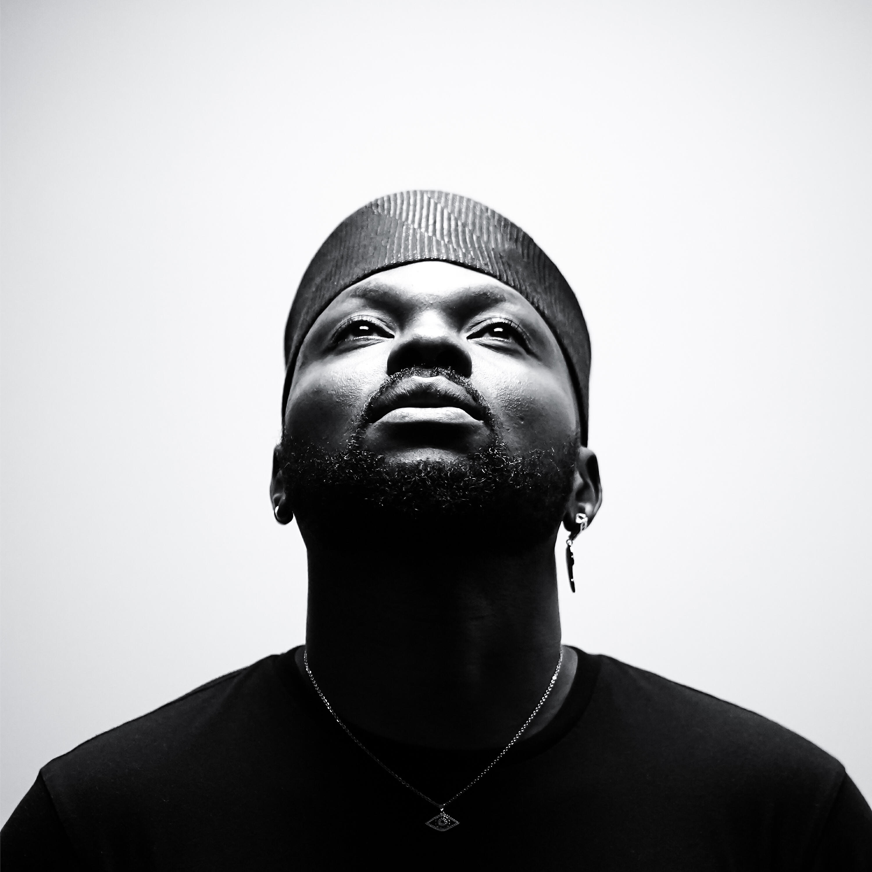 SHIRAZEE - RIGHT THANG (feat. Busiswa)