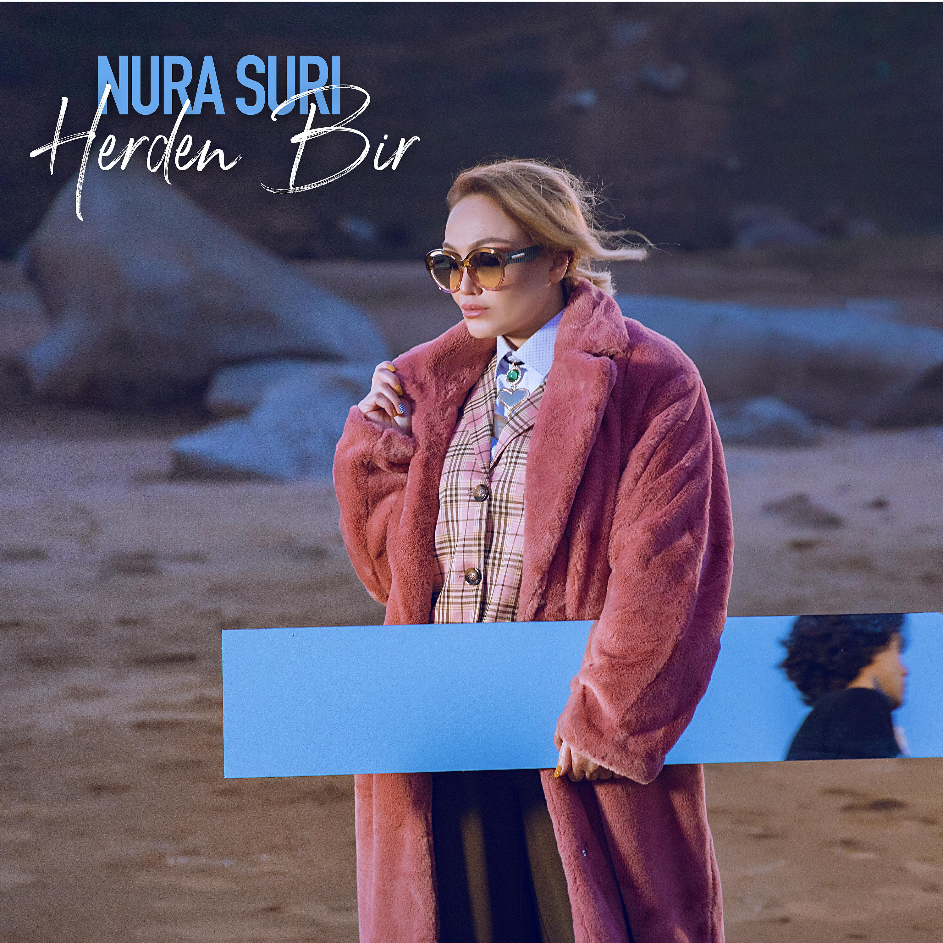 Nura Suri - Herden Bir