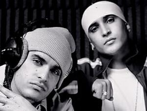 Skillz игры. Despachiiiiito play n skillz. Move bitch play n skillz. Move bitch (play n skillz twerk remix). Move bitch play n skillz.