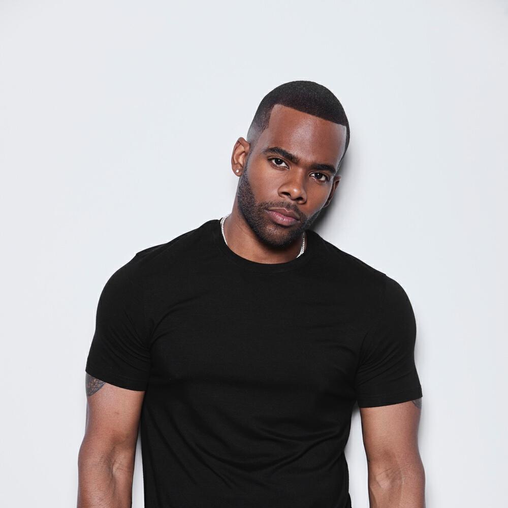Mario love me. Mario Dewar Barrett.