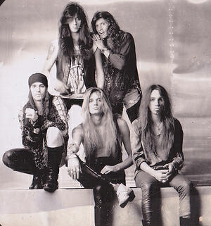 Скид роу слушать. Skid Row Band. Skid Row фото. Себастьян Бах Skid Row в молодости. Себастьян Бах скид Роу 1989 Москва.
