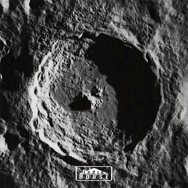 Постер альбома Shadows In The Moon