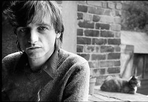 Значок торговой марки. Значок товарного знака. Буква r в круге. Значок r в кружочке. R e mark.