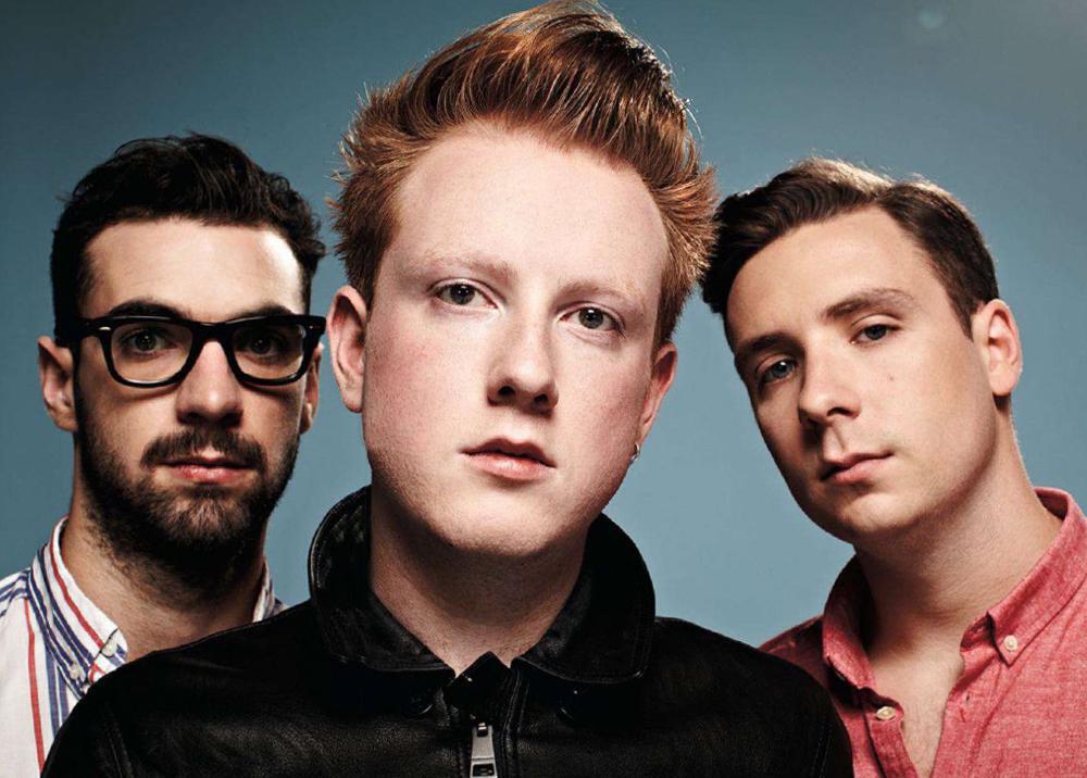 3 door cinema. Two Door Cinema. Two Door Cinema Club. Two Doors. Minus two.