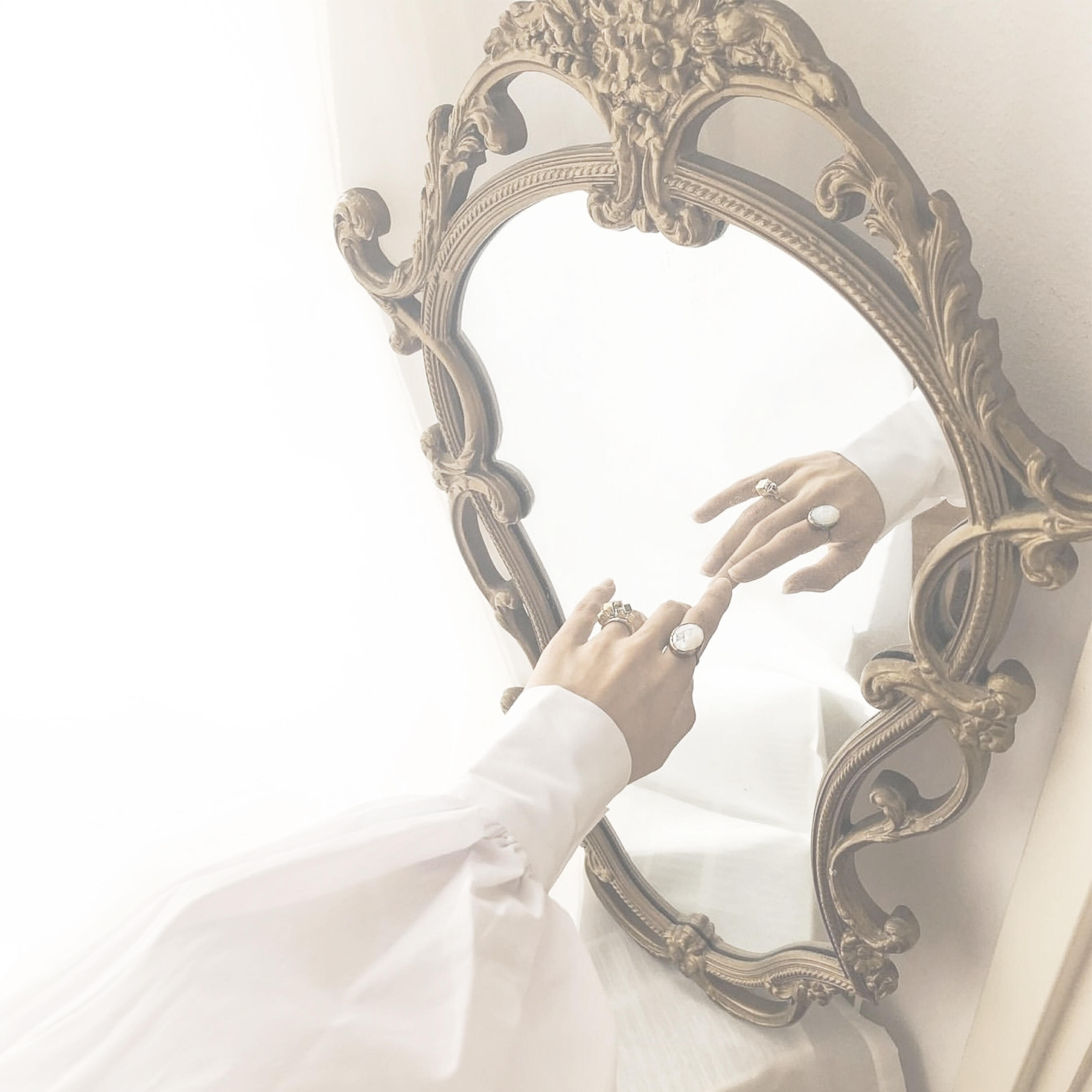 DITA REDRUM - Empty Mirror