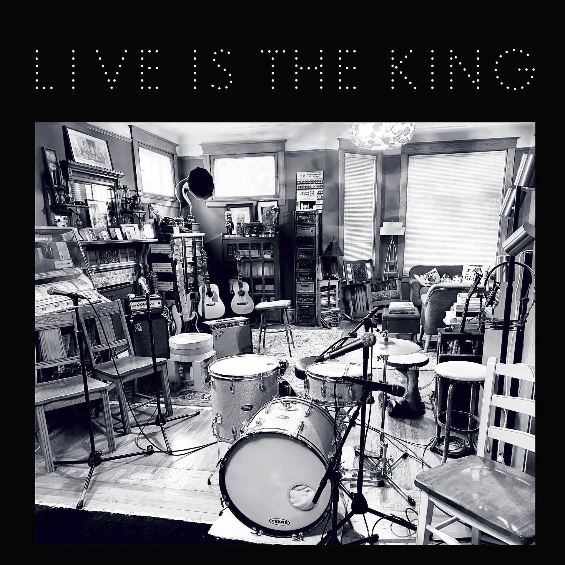 Постер альбома Live Is The King